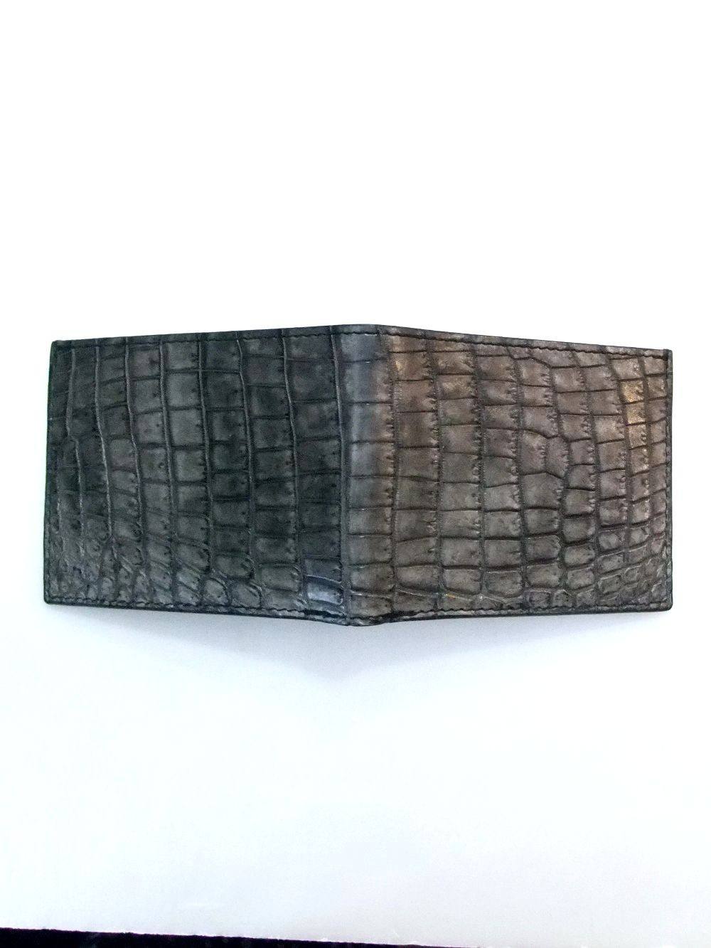 ISAMU KATAYAMA BACKLASH - クロコ墨染め 二つ折りウオレット