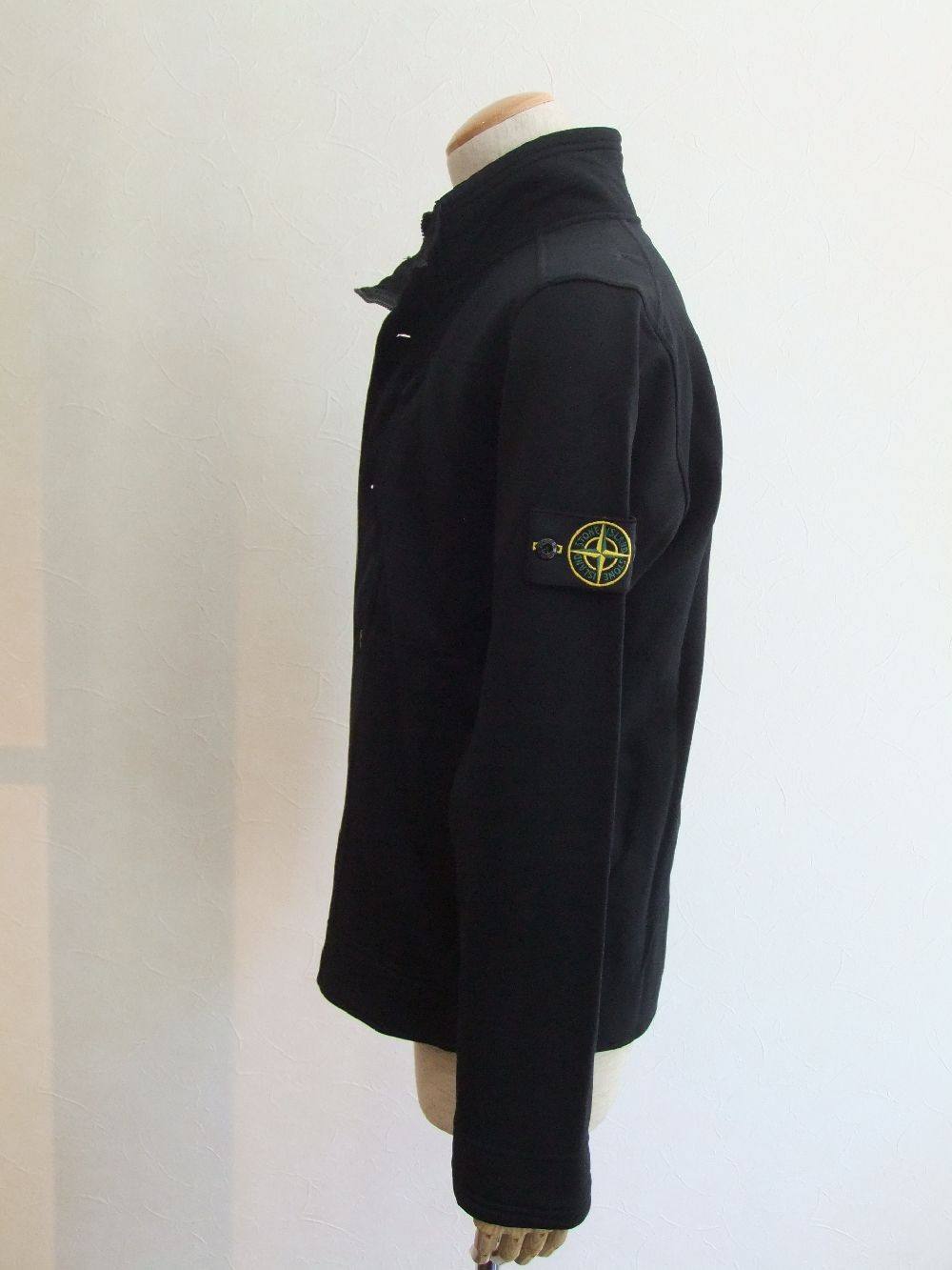 Stone Island 立ち襟フロントボタンスウェット