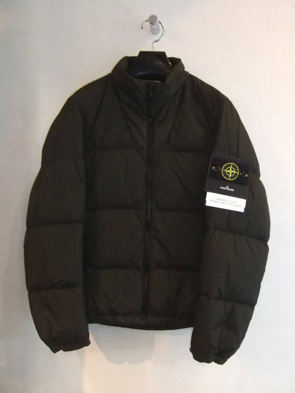 ストーンアイランド GARMENT DYED CRINKLE DOWN STONE ISLAND A GARMENT DYED CRINKLE REPS DOWN