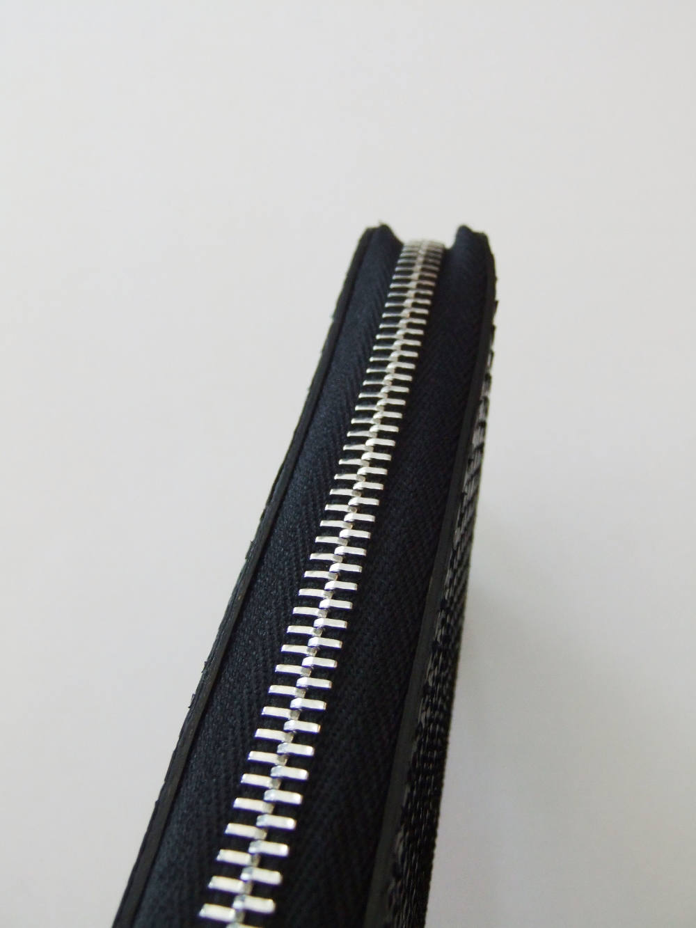 ISAMU KATAYAMA BACKLASH - パイソン オイルバック 長財布 PYTHON