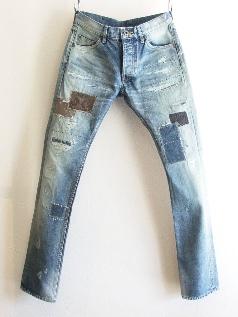 B*A様 ISAMU KATAYAMA BACKLASH ダメージデニム ISAMU KATAYAMA BACKLASH - セルビッチ+パイソン墨染め クラッシュ