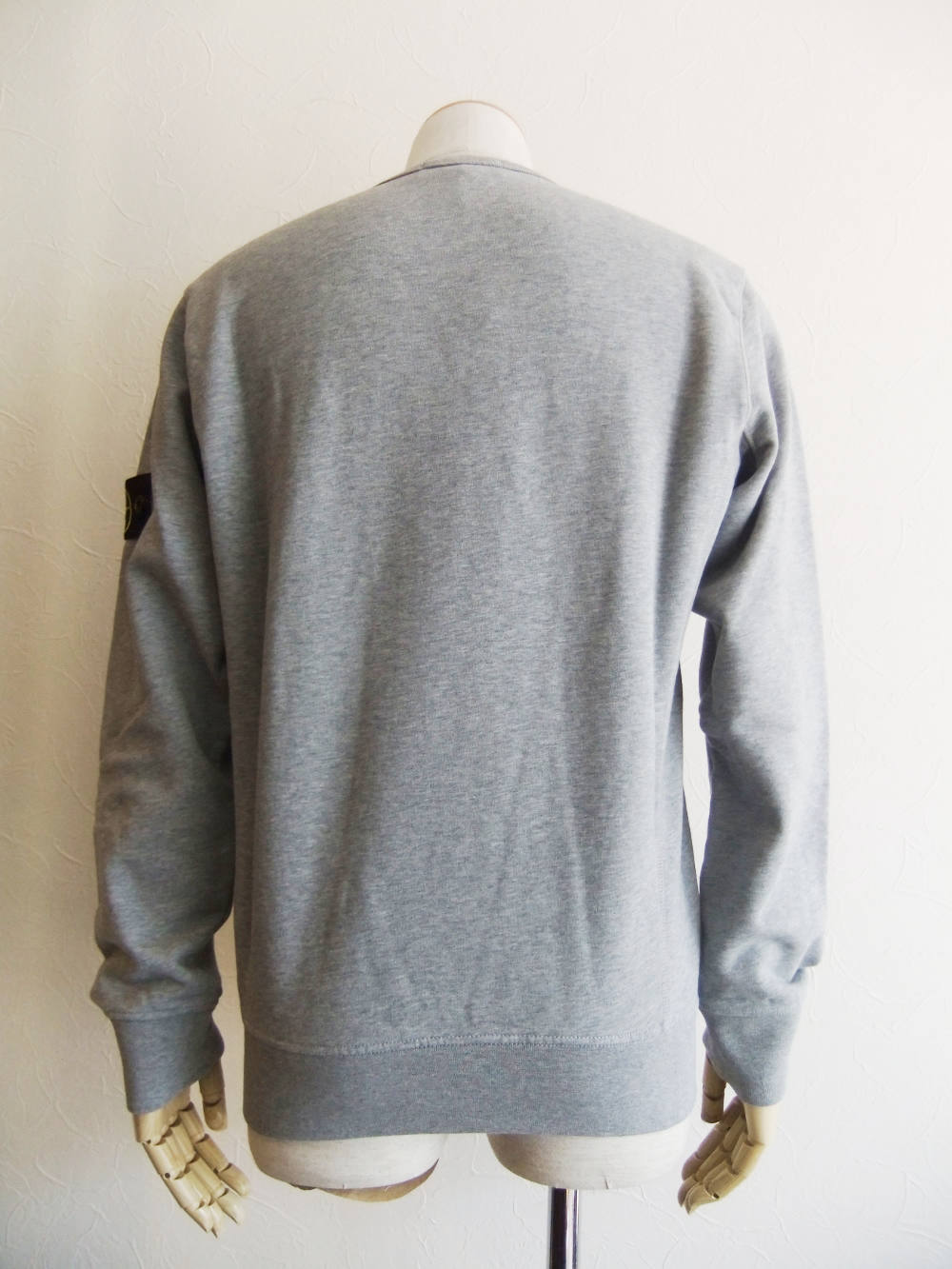 STONE ISLAND - クルーネック スウェット (GRAY) 701562751 | 4.444glad