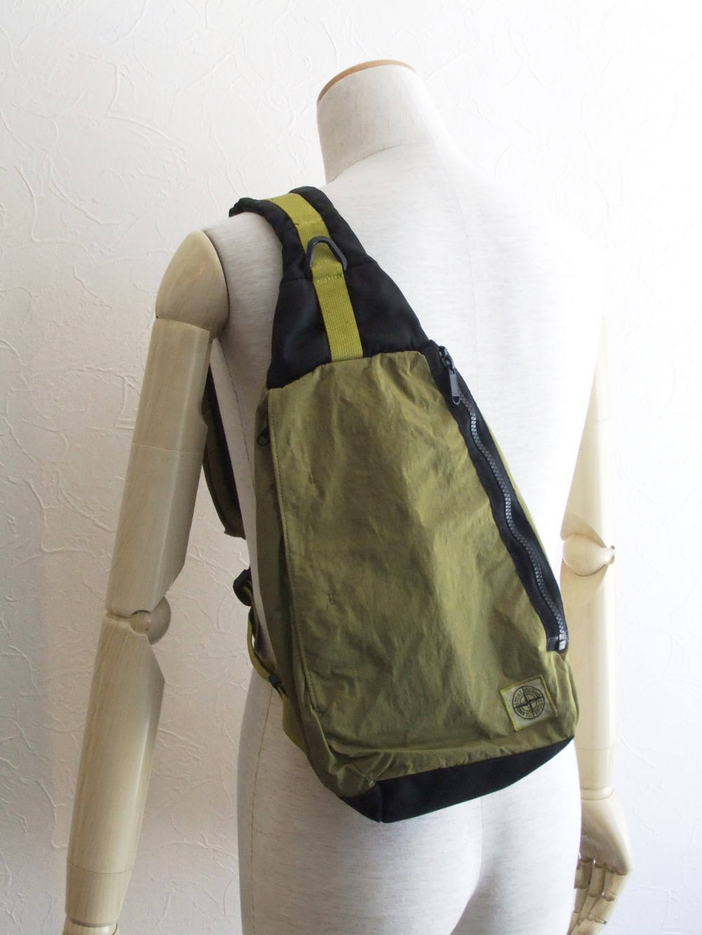 STONE ISLAND - STONE ISLAND ボディバッグ (GRANO) | 4.444glad