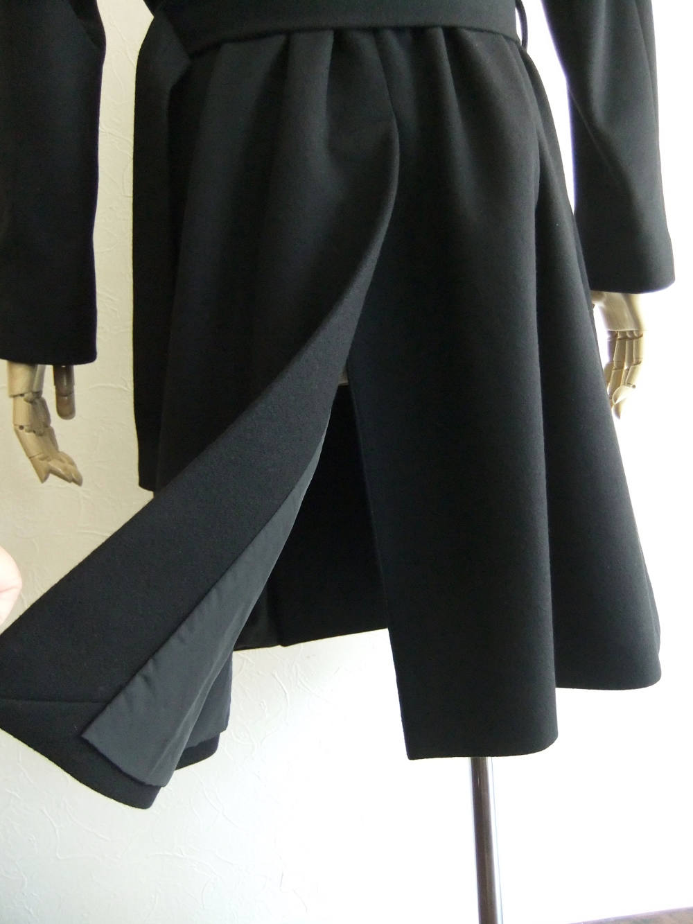 HEVO - メルトン 2Bダブルブレスト ベルテッドコート BRIN719 | 4.444glad