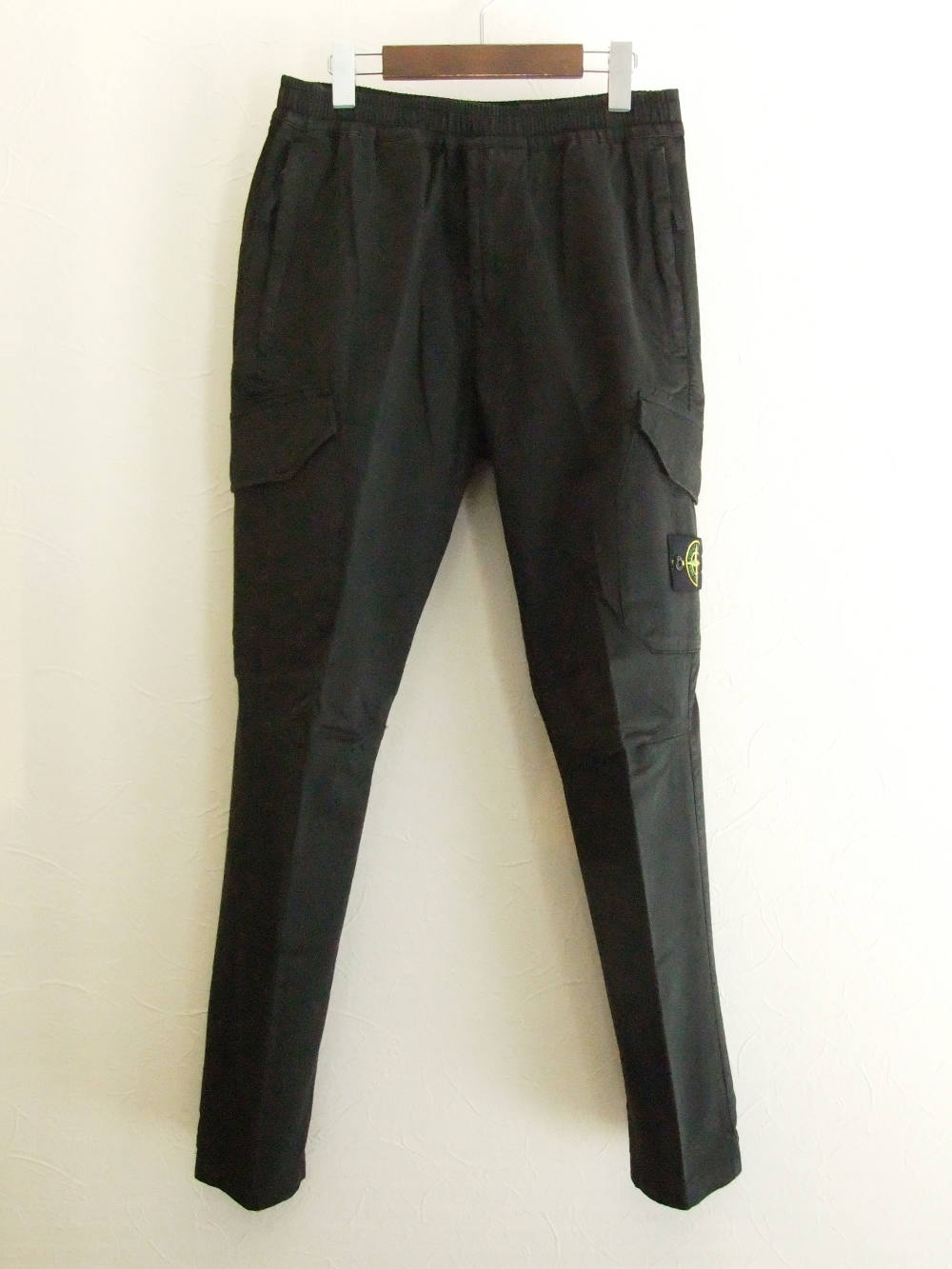 ☺️　STONE  ブラックカーゴパンツ STONE ISLAND - ストレッチ カーゴパンツ ( BLACK ) 31914 | 4.444glad