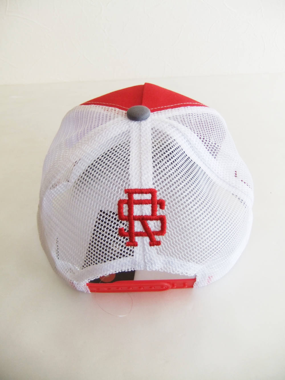 rough & swell - TRUCKER CAP ( レッド × グレー ) ロゴ入りキャップ